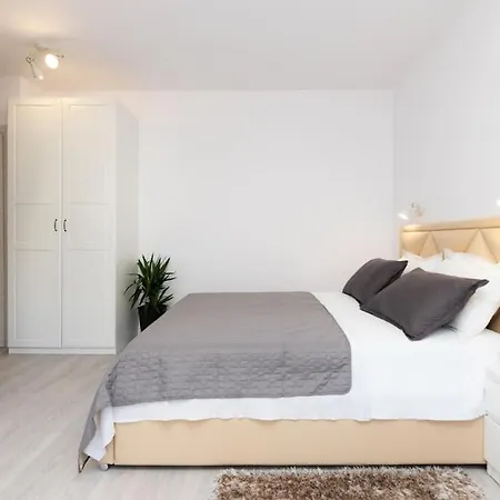 Apartamento New Lux With Private Bathroom Full Privacy Split